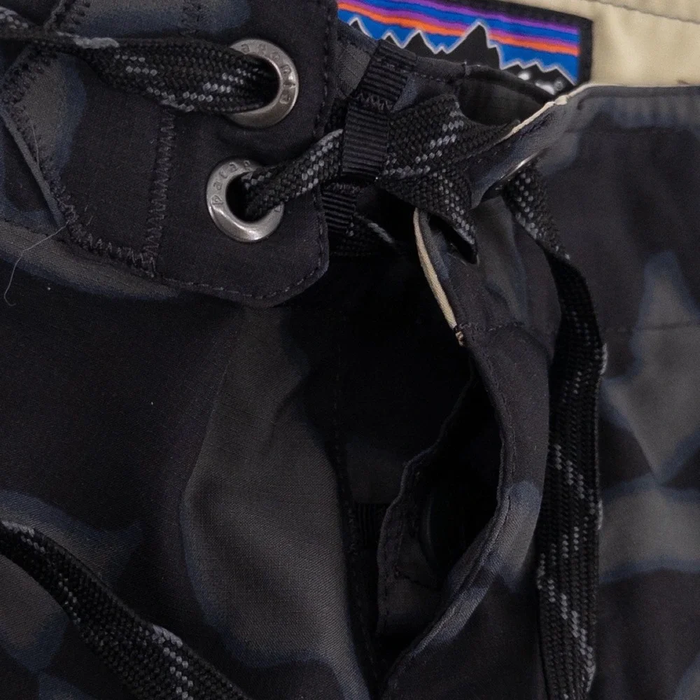 Patagonia Mens 31 Stretch Planing Board Shorts Black Camo Swim Surfing